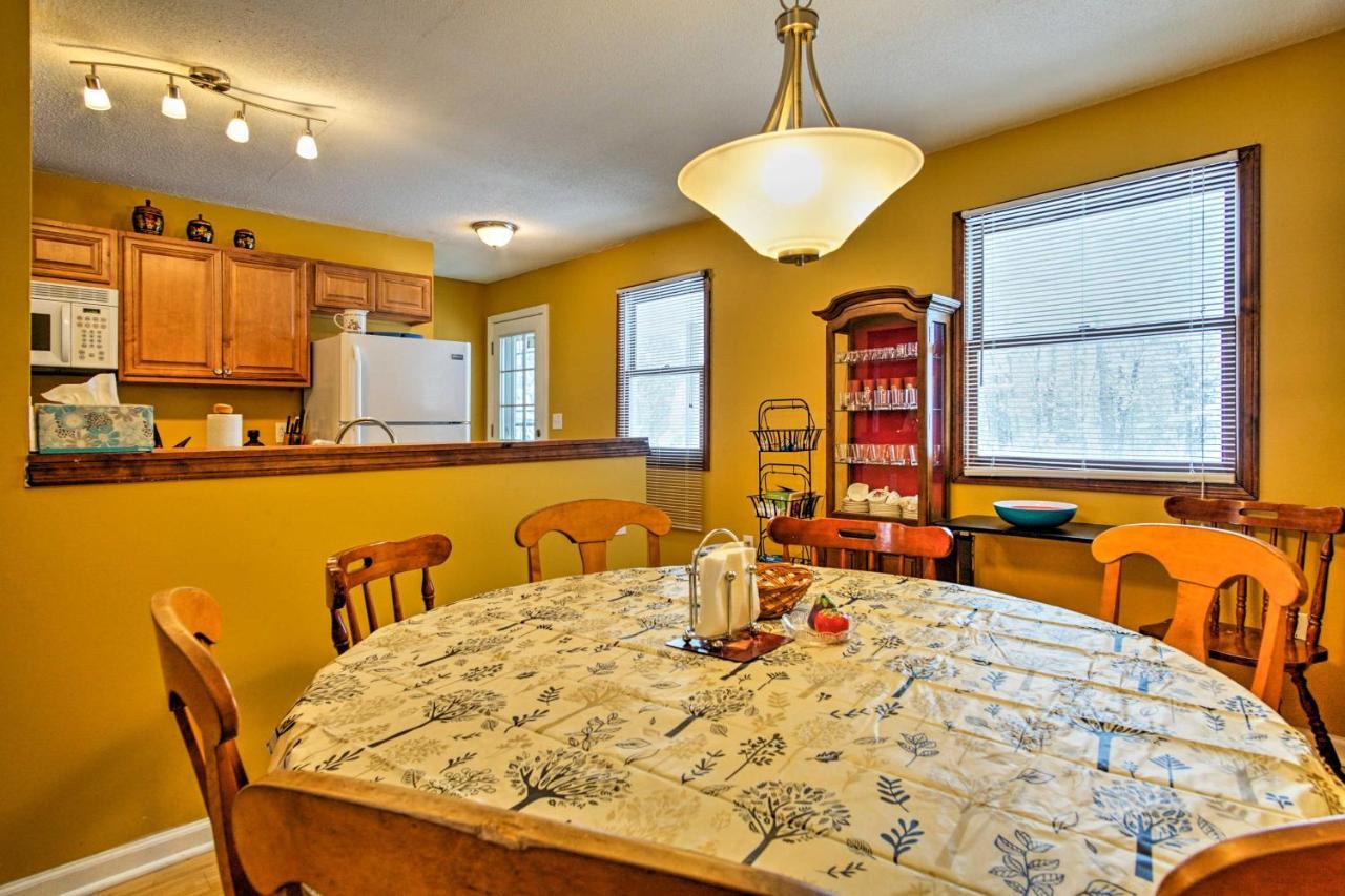 Wooded Twin Lakes Retreat 13 Mi To Lake Michigan! Exterior foto