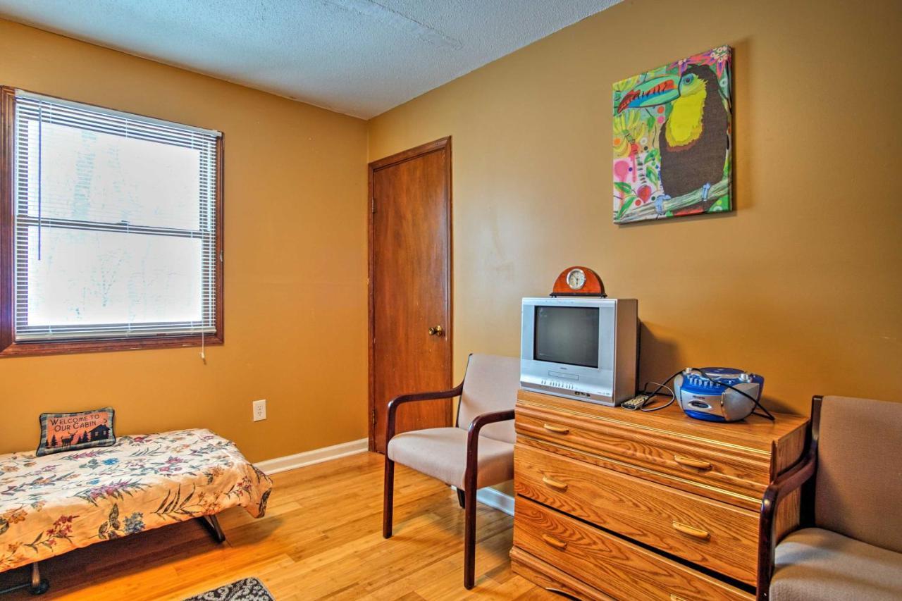 Wooded Twin Lakes Retreat 13 Mi To Lake Michigan! Exterior foto